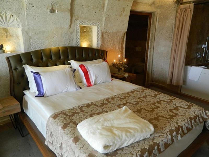Pigeon Hotel image