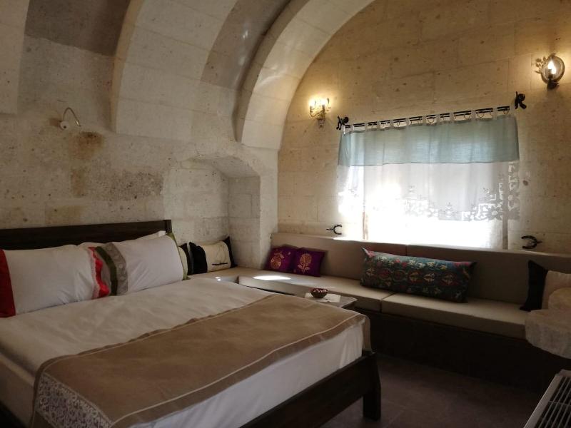 Pigeon Hotel image