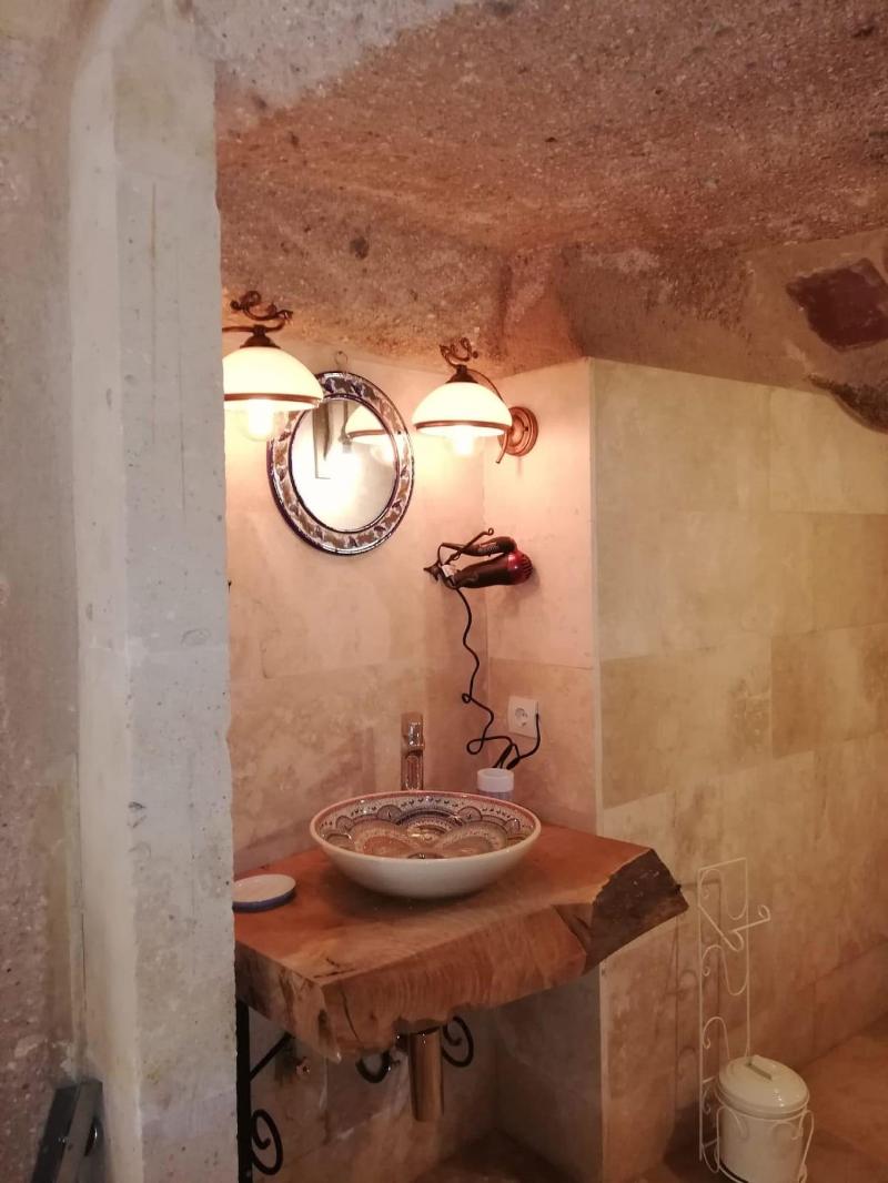 Pigeon Hotel image