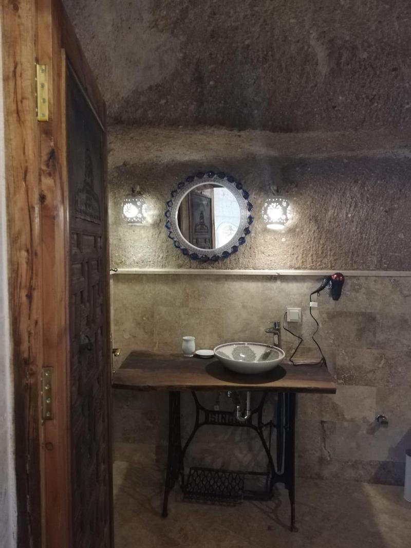 Pigeon Hotel image