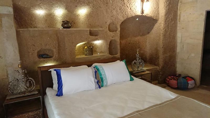 Pigeon Hotel image