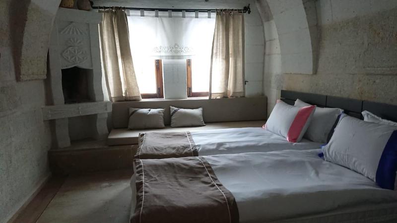 Pigeon Hotel image