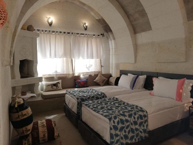 Pigeon Hotel image