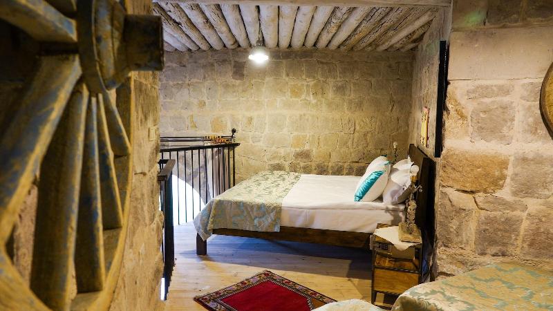 Pigeon Hotel image