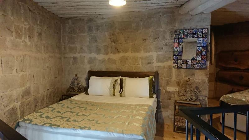 Pigeon Hotel image