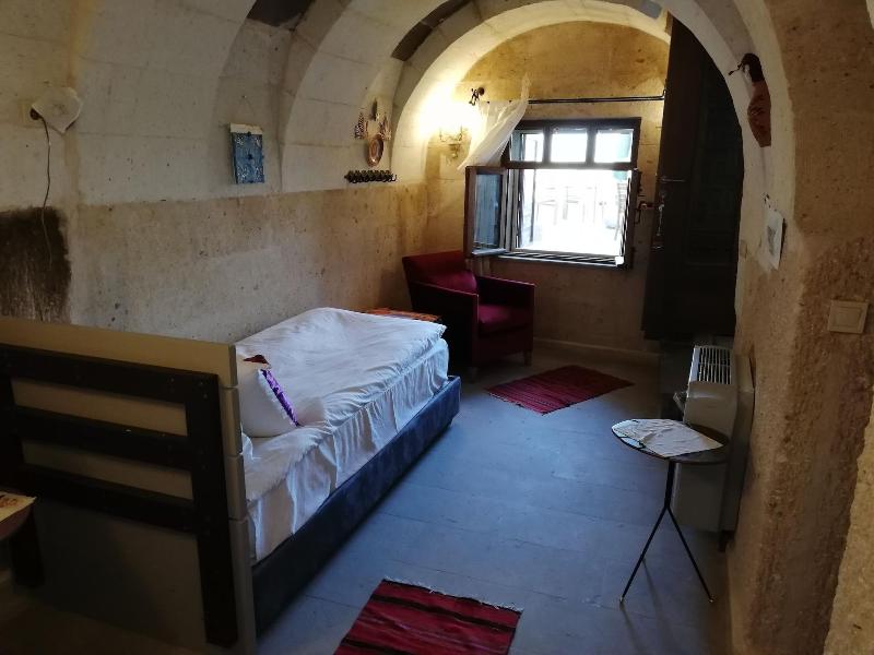 Pigeon Hotel image