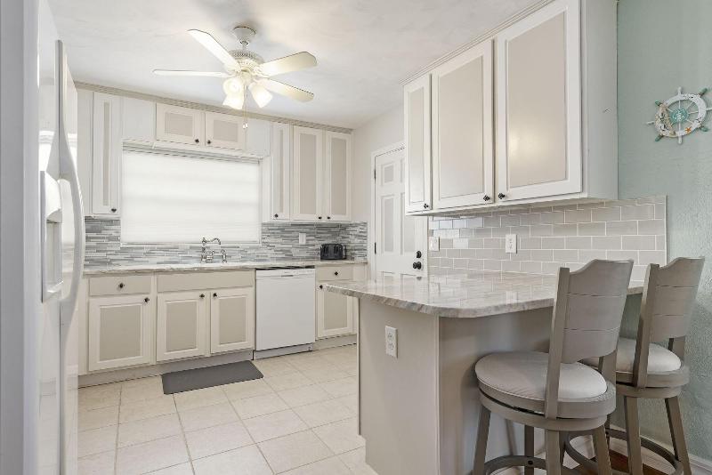 Plaza Cottage image