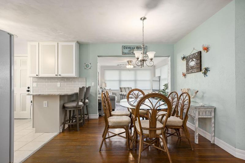 Plaza Cottage image