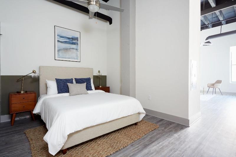Sonder The Altmayer image