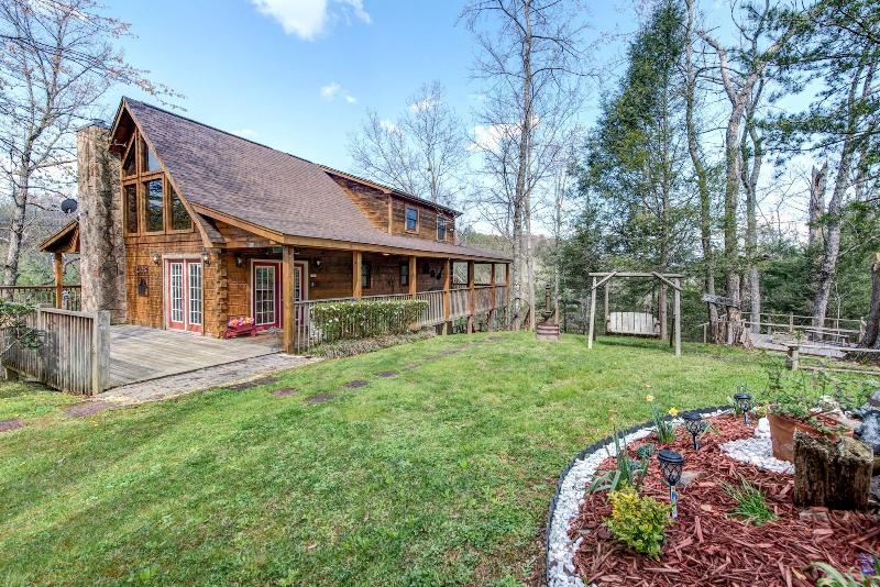 Lazy Cub Lodge image