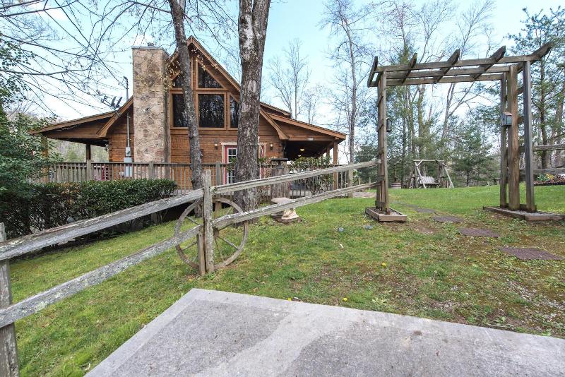 Lazy Cub Lodge image