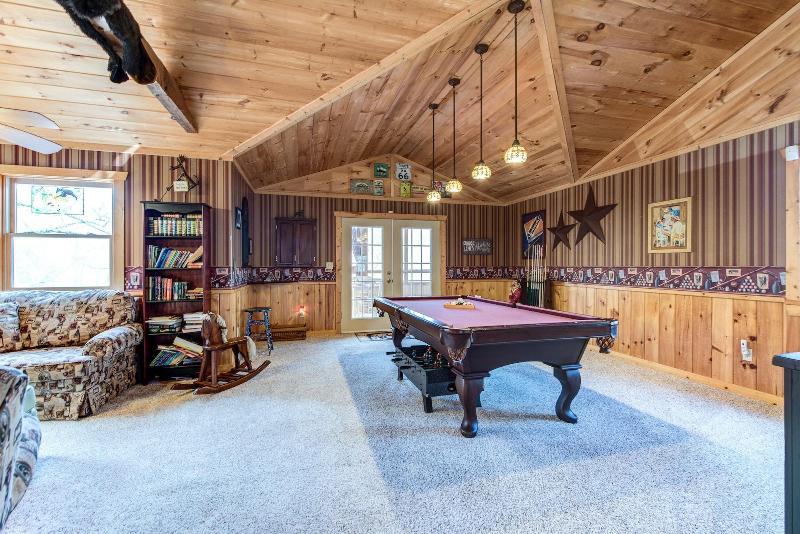 Lazy Cub Lodge image