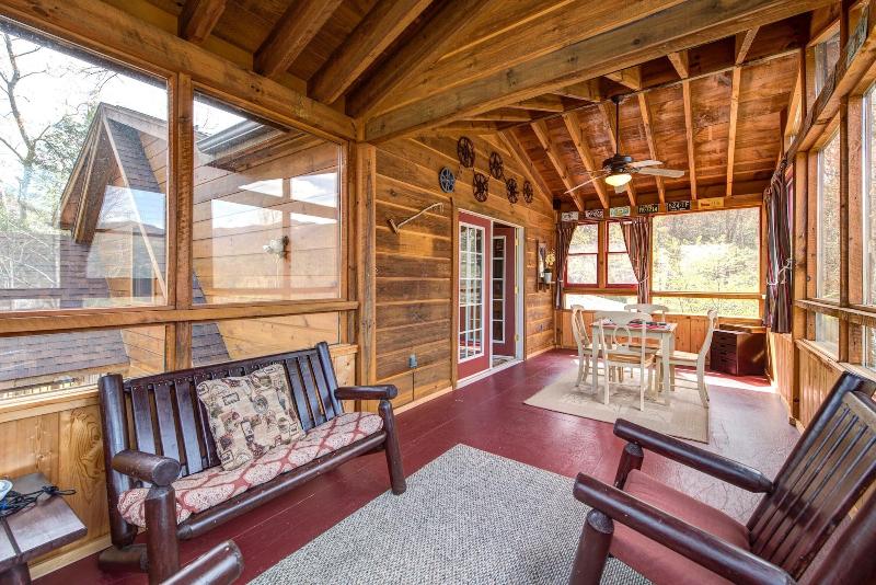 Lazy Cub Lodge image