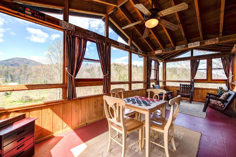 Lazy Cub Lodge image