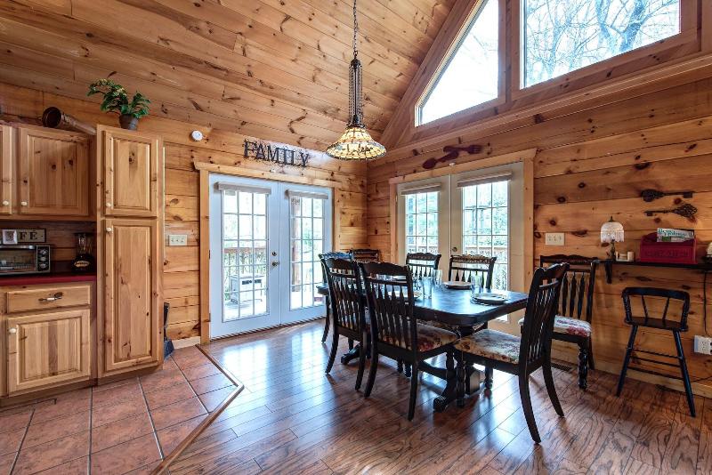 Lazy Cub Lodge image