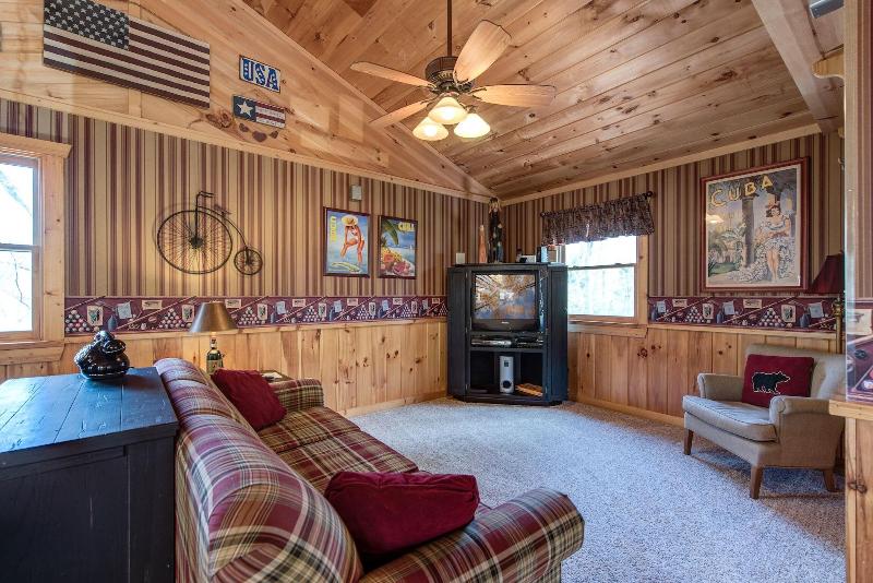 Lazy Cub Lodge image