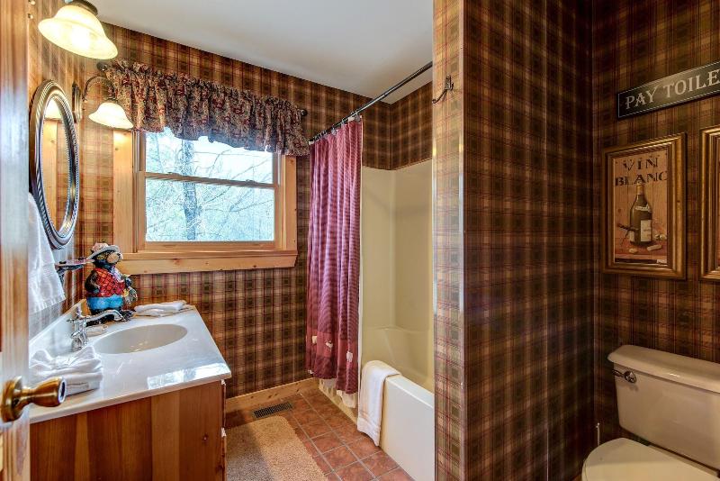 Lazy Cub Lodge image