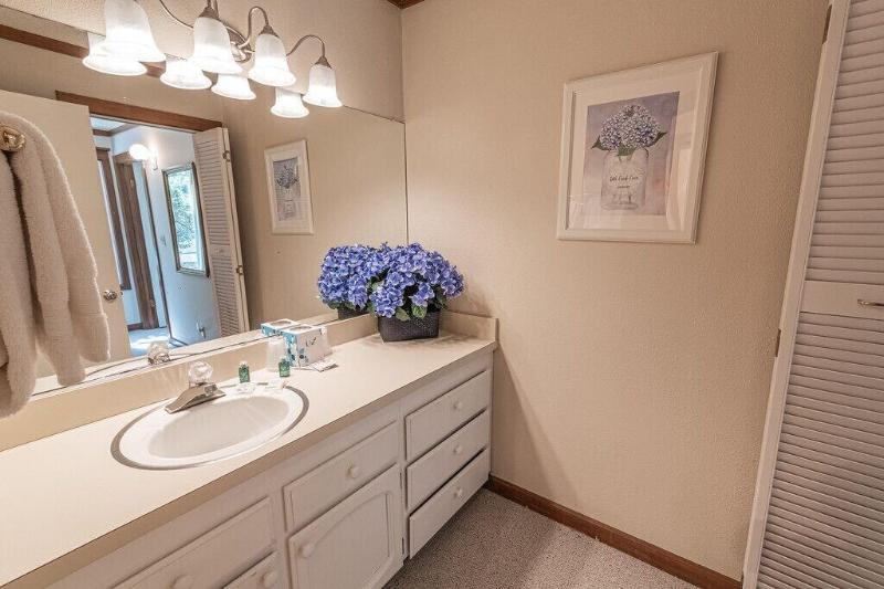 Little Creek Cove image