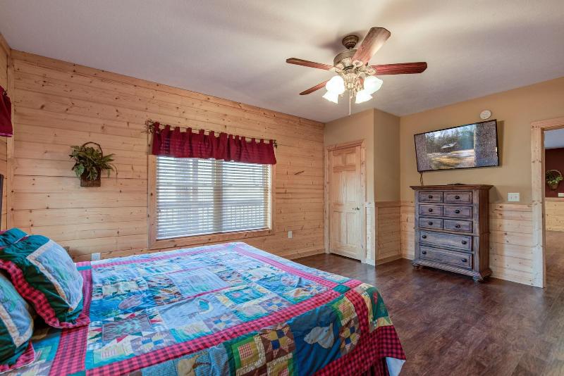 Hickory Hollow Lodge image