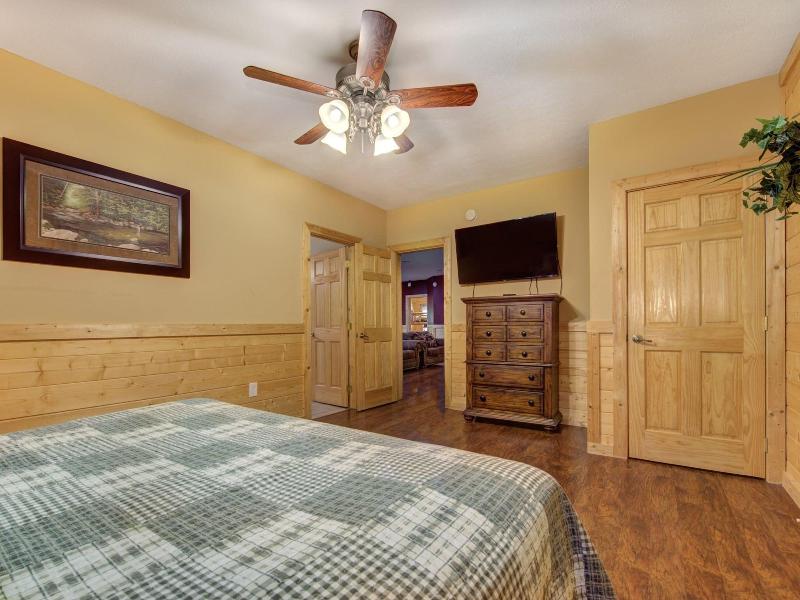 Hickory Hollow Lodge image