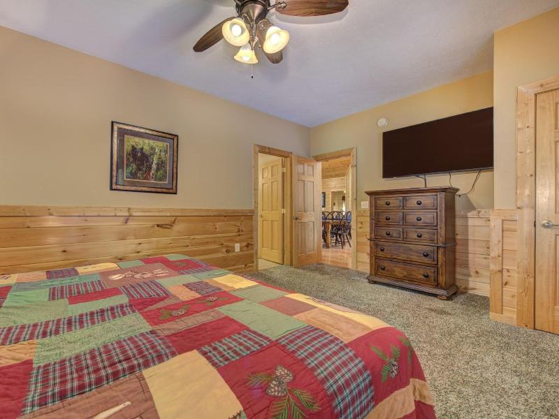 Hickory Hollow Lodge image