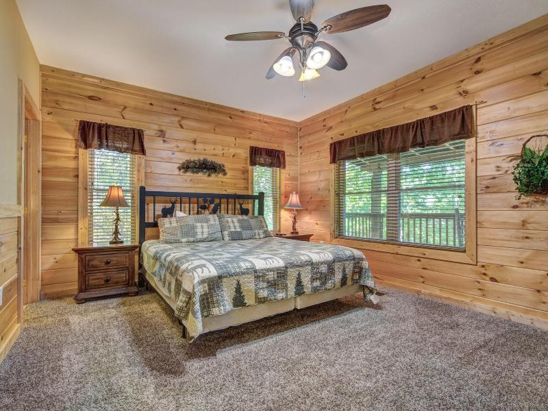 Hickory Hollow Lodge image