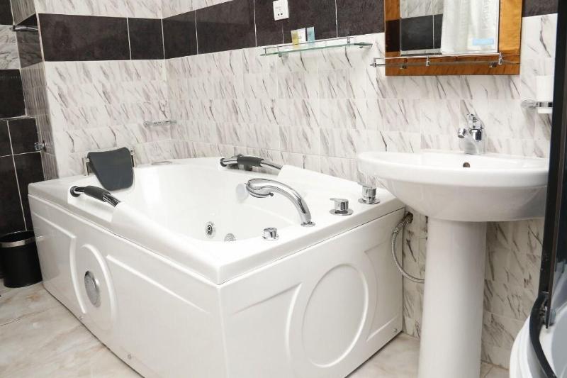 Londa Hotel image