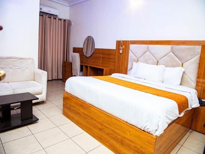 Londa Hotel image