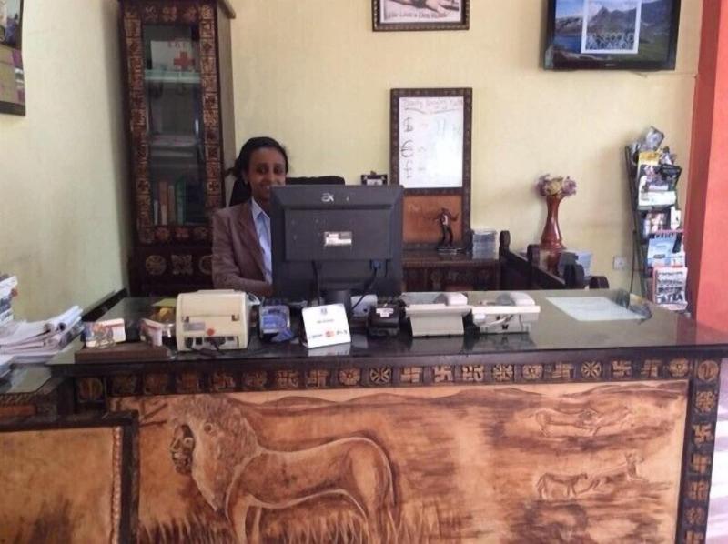 The Lions Den Hotel image