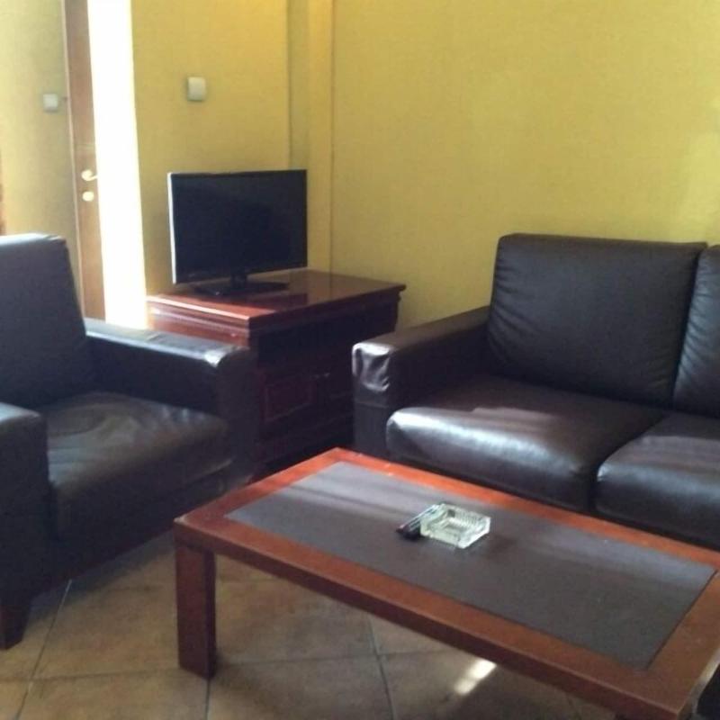 The Lions Den Hotel image