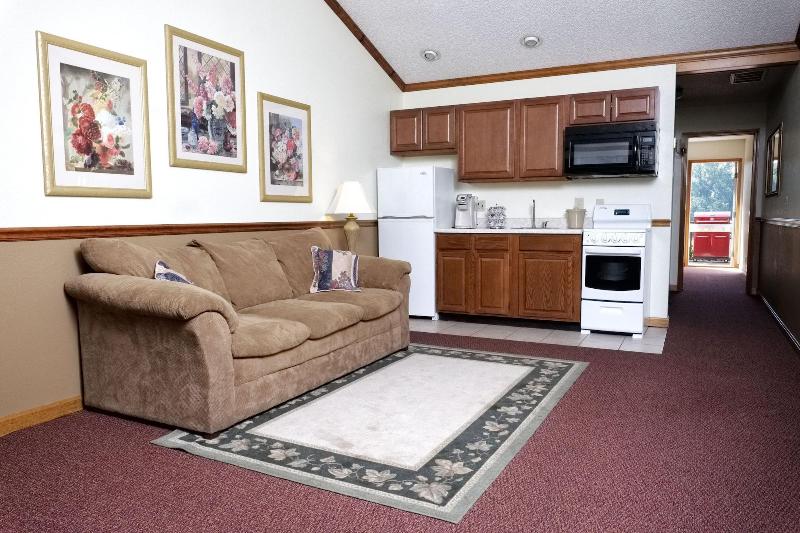 Four Seasons Motel image