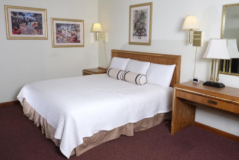 Four Seasons Motel image
