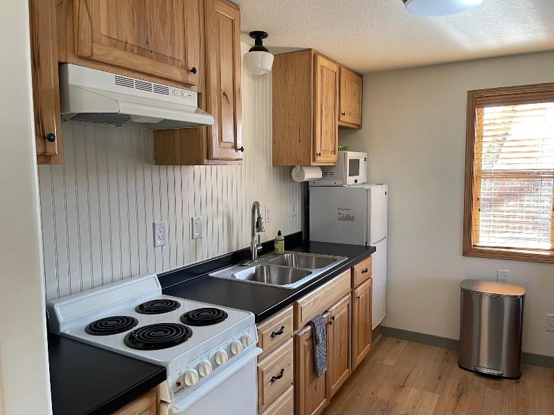 Pinedale Cozy Cabins image