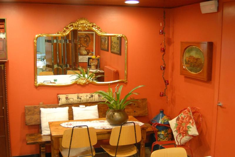 Hostal Victor image