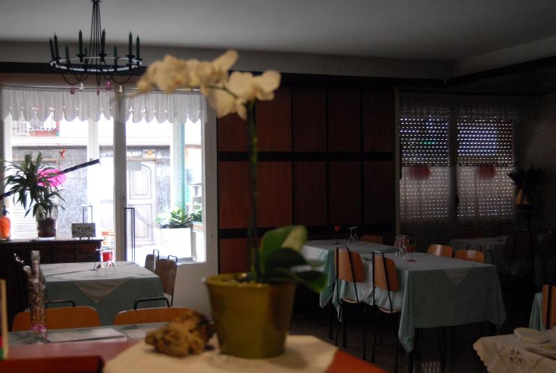 Hostal Victor image