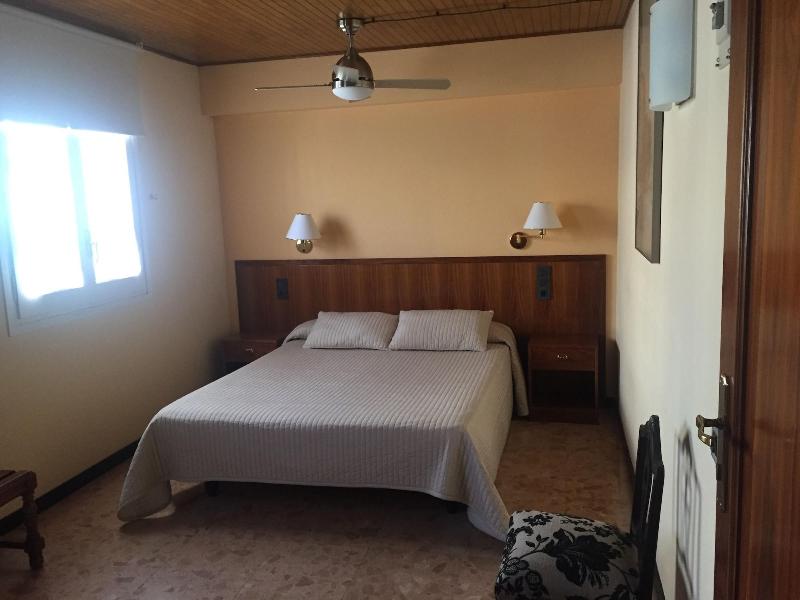 Hostal Victor image
