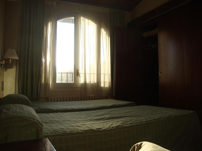 Hostal Victor image