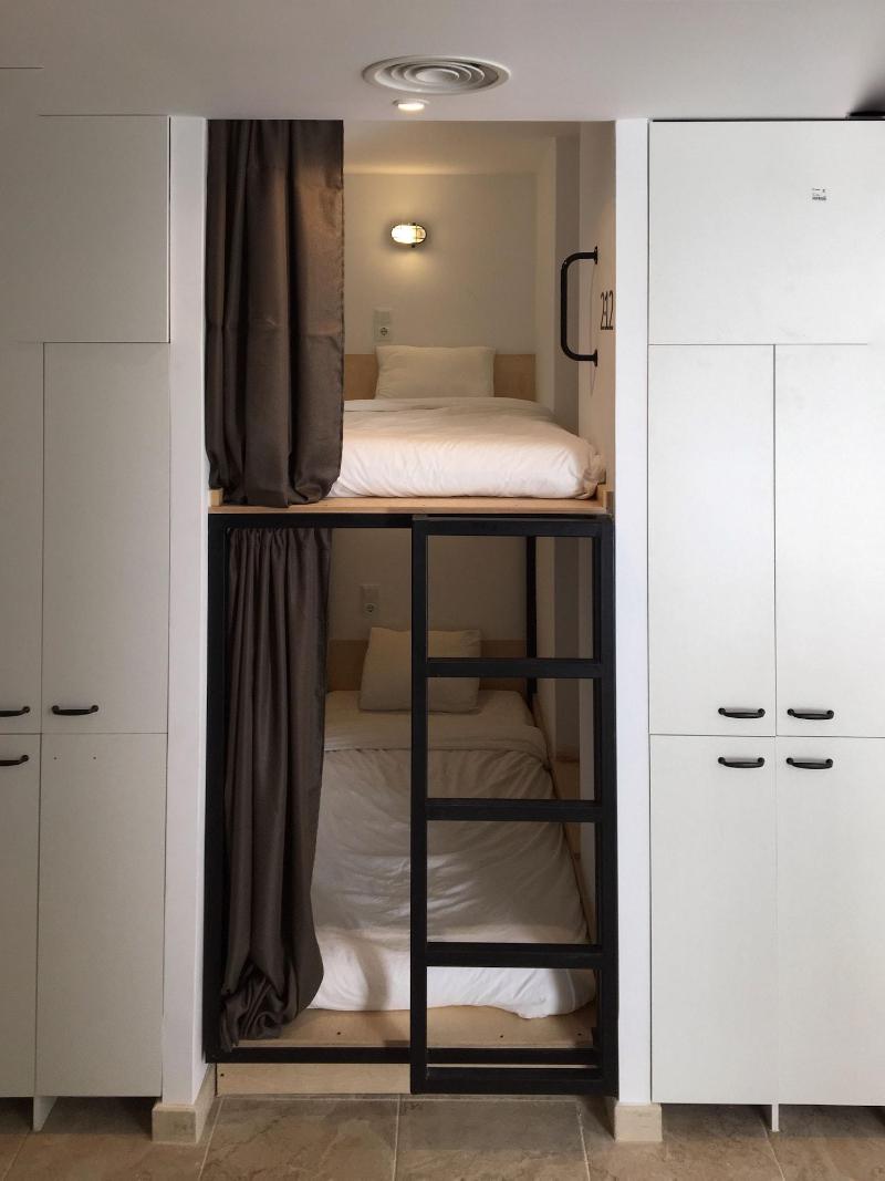 Hostal NÃºmero Trece - Adults Only image