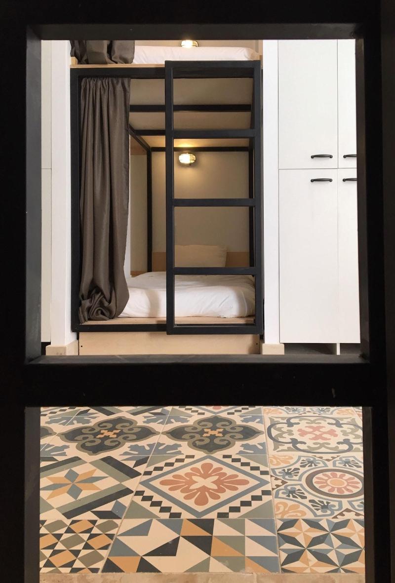 Hostal NÃºmero Trece - Adults Only image