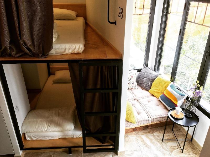 Hostal NÃºmero Trece - Adults Only image
