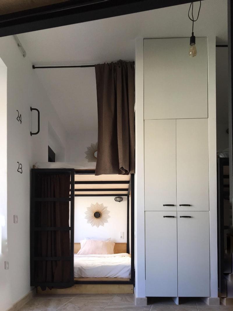 Hostal NÃºmero Trece - Adults Only image