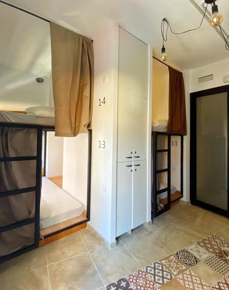 Hostal NÃºmero Trece - Adults Only image