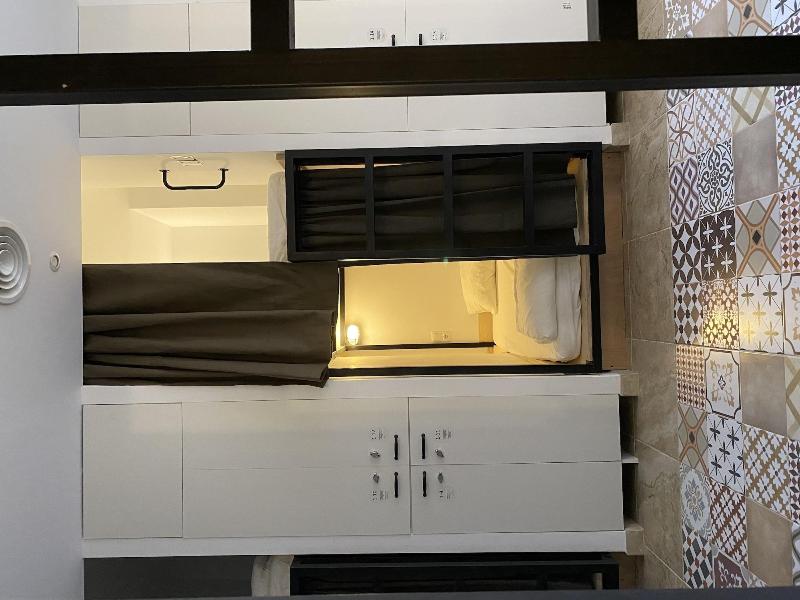 Hostal NÃºmero Trece - Adults Only image