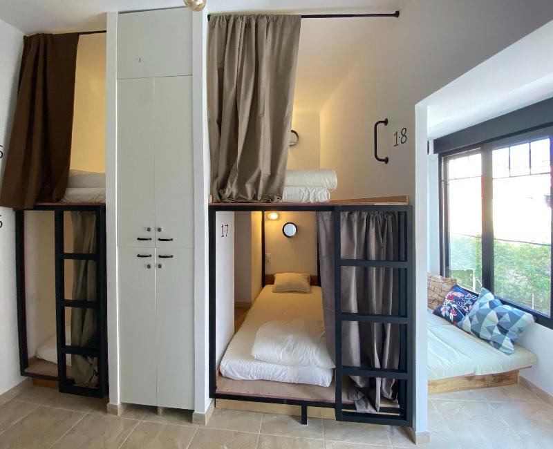 Hostal NÃºmero Trece - Adults Only image