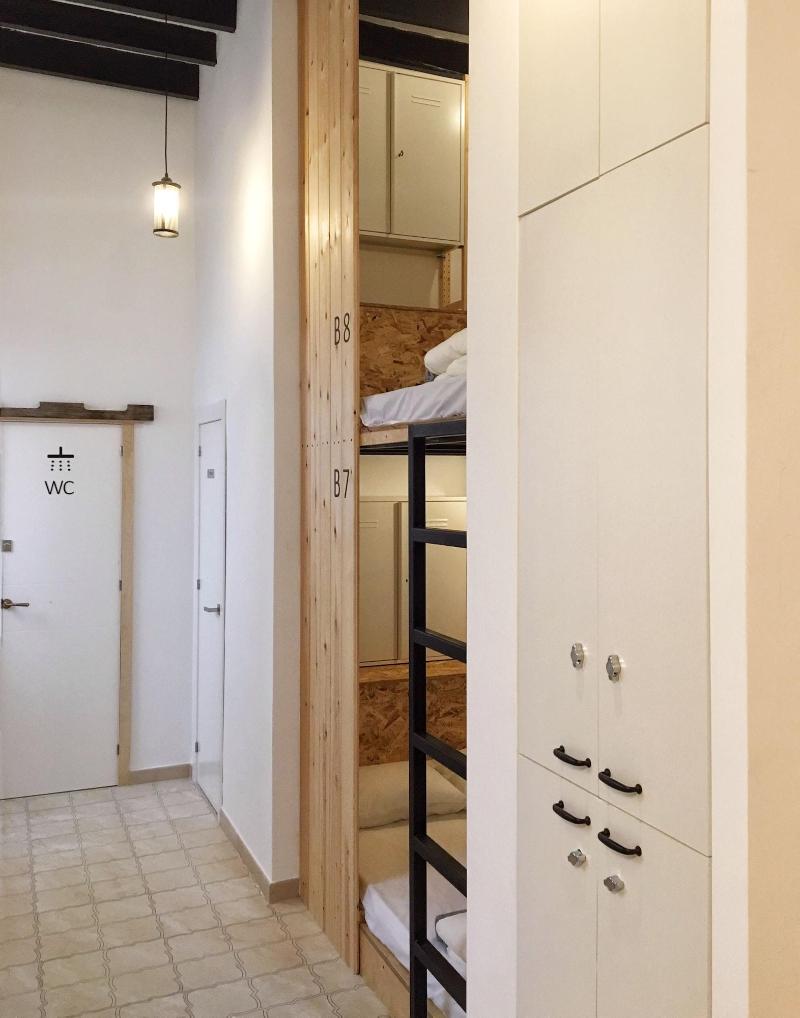 Hostal NÃºmero Trece - Adults Only image