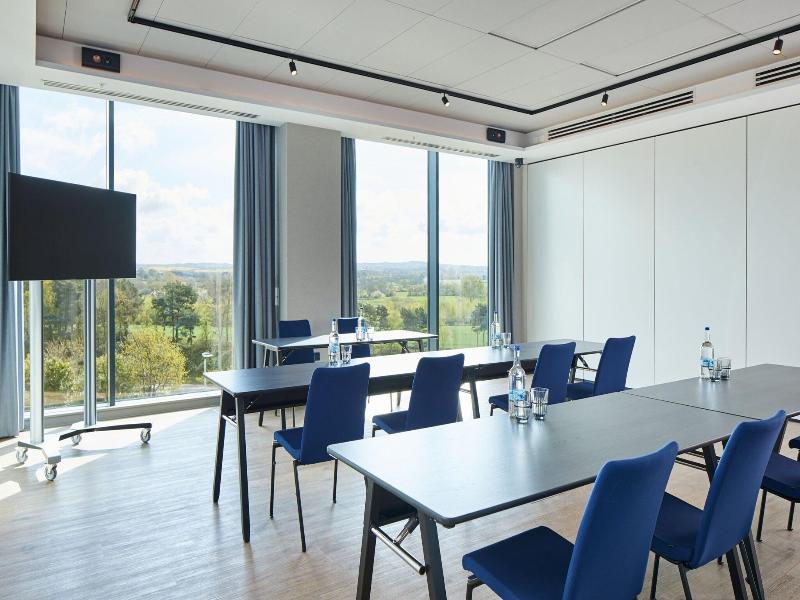 Courtyard by Marriott Exeter Sandy Park image