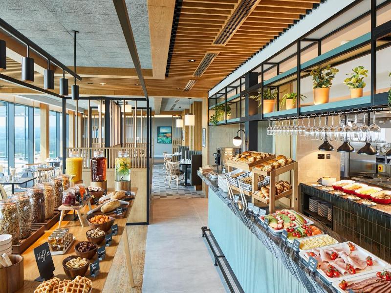 Courtyard by Marriott Exeter Sandy Park image