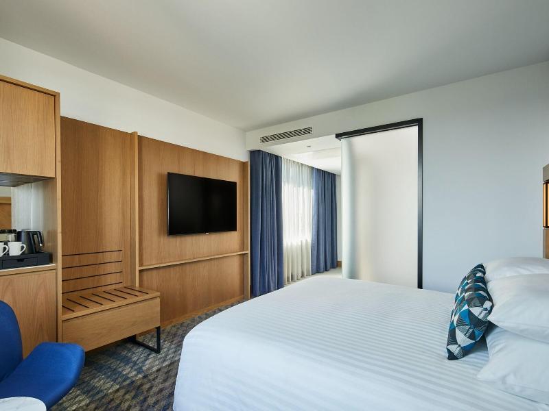 Courtyard by Marriott Exeter Sandy Park image