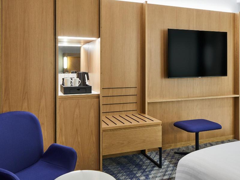 Courtyard by Marriott Exeter Sandy Park image