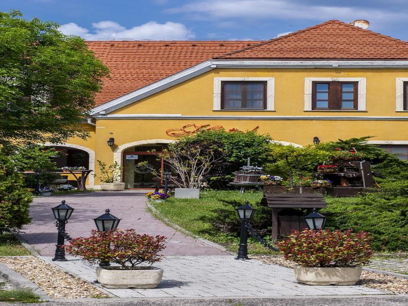 Gastland M0 Hotel & Conference Center image